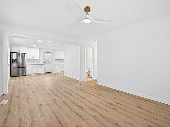 5th image of 804 Plentywood Ct