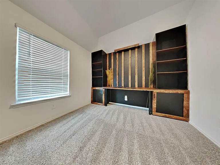 16034 Jordan Meadow Way — Photo 10