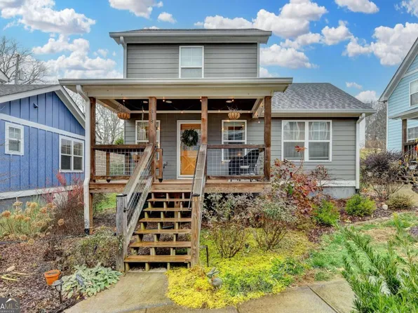 318 Cottage Ct, Ball Ground, GA 30107