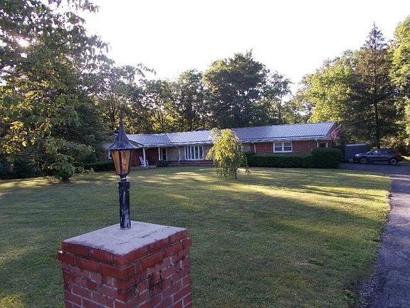 2nd image of 106 Collinwood Dr