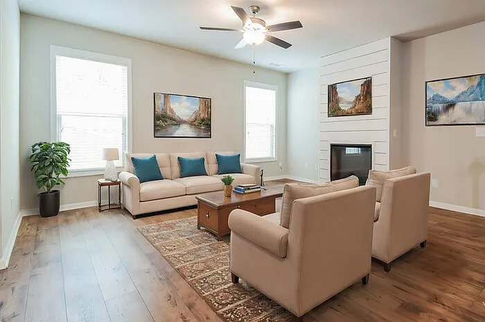 1012 Pearce Way — Photo 4