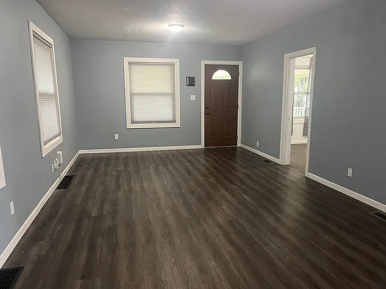 1142 N Minnesota Ave — Photo 8