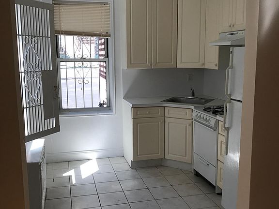 4th image of 11048 72nd Ave APT 4A
