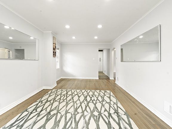 3rd image of 5701 S Mobile Ave