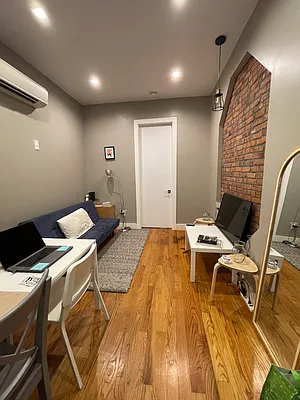 Rented by Hagstrom Management Inc | media 24