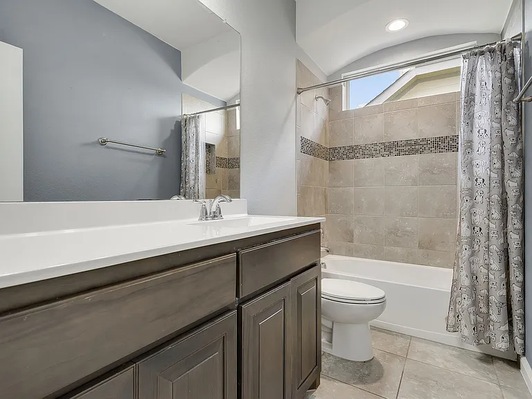 1513 Canary Ln — Photo 6