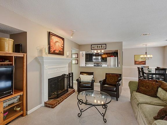 4th image of 819 Heritage Dr SW