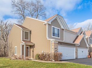 148 Locksley Dr, Streamwood, IL 60107