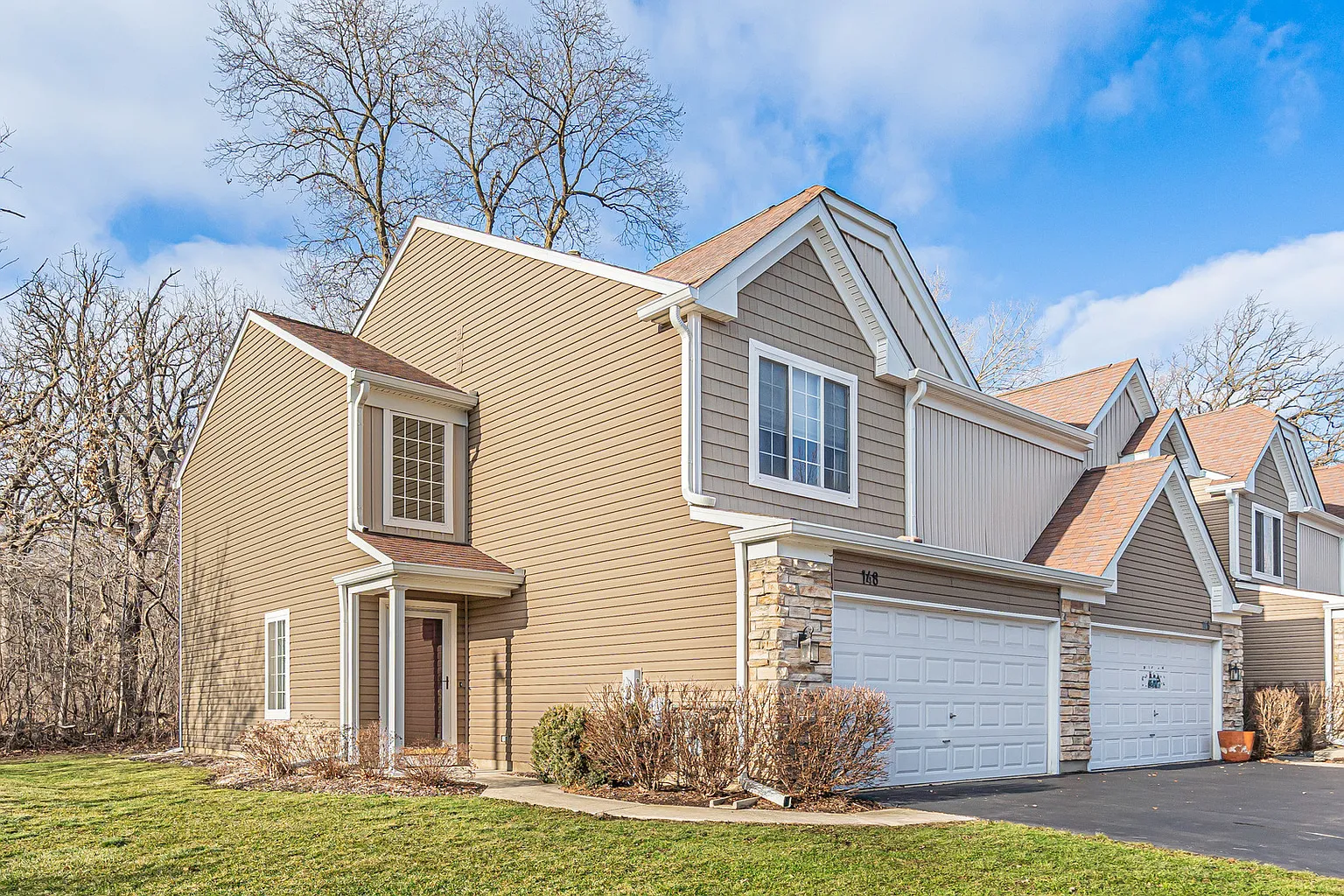 148 Locksley Dr photo 1