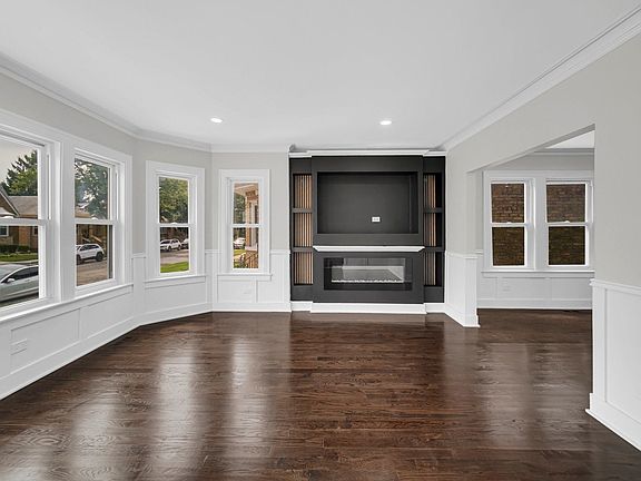 5th image of 3048 N Marmora Ave