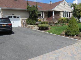 7 Bellaire Rd, Massapequa, NY 11758