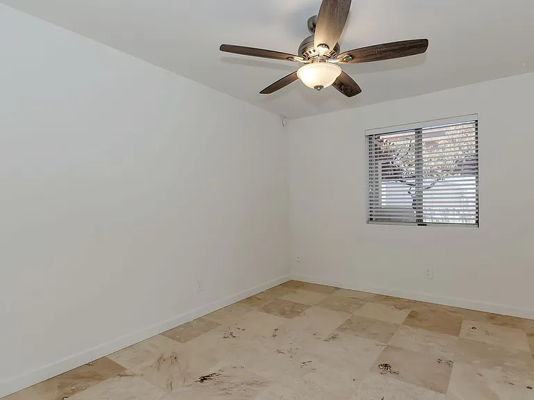 2720 N Beverly Ave — Photo 13