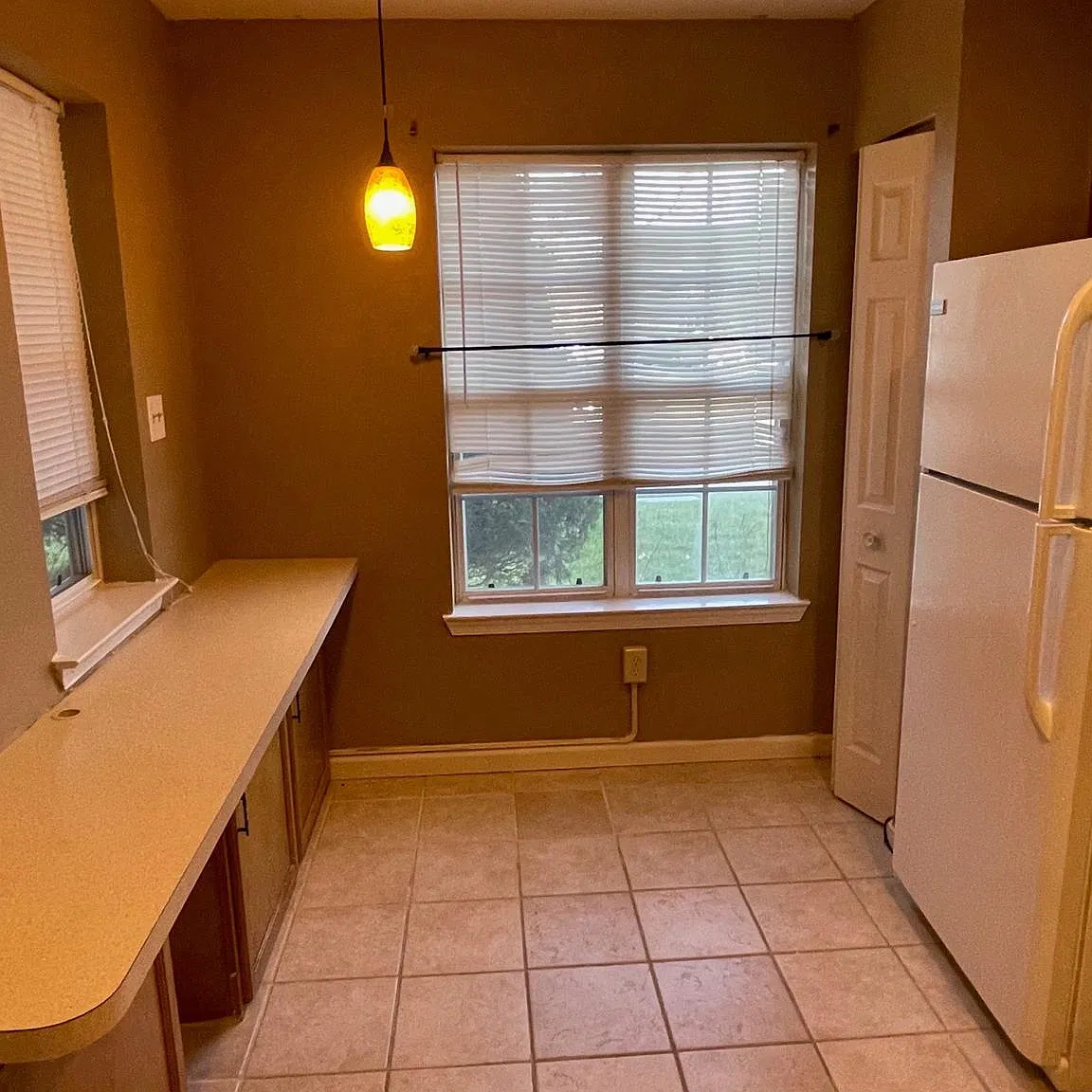 3 bed, 2.5 bath, 1370 sqft, $1,995 — Photo 4