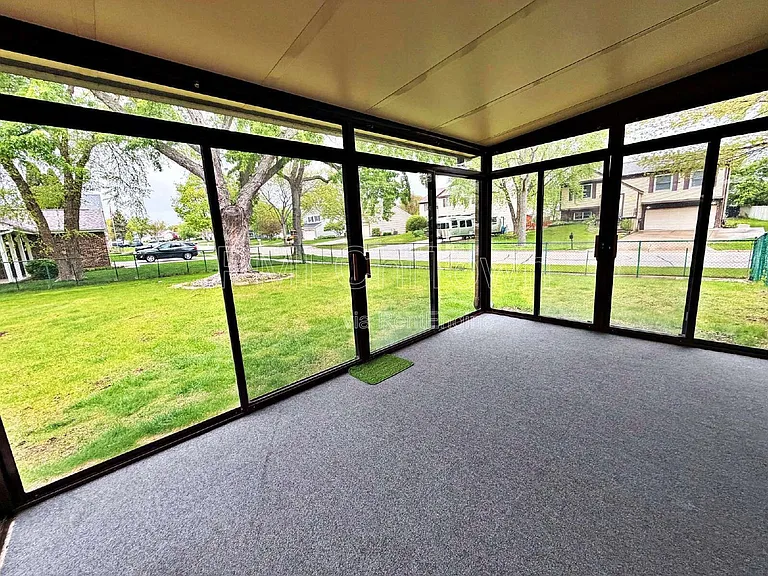 800 W Beechtree Ln — Photo 26
