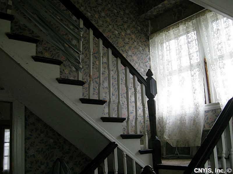 2nd image of 31 Easterly Ave