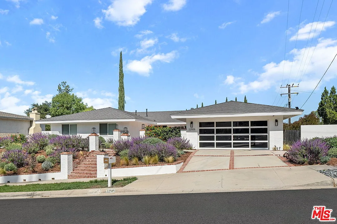 4 bed, 3.0 bath, 2514 sqft, $7,500 — Photo 1