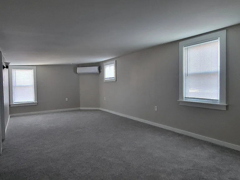 135 Byron St #2 — Photo 12