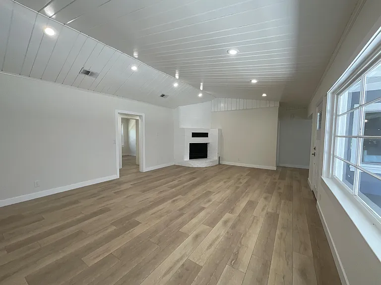 1515 Hess Rd #6 — Photo 10