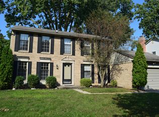 19561 Pollyanna Dr, Livonia, MI 48152