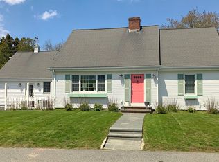 5 Gooseberry Rd, Newport, RI 02840