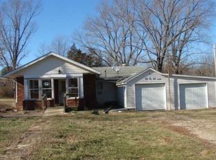 3859 College Rd, Farmington, MO 63640