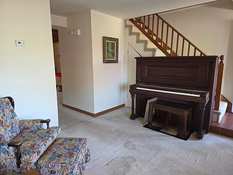 42 Cavalier Ct — Photo 3