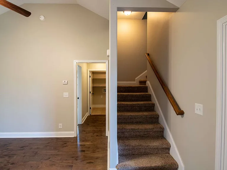 1126 Garrettsburg Rd — Photo 12