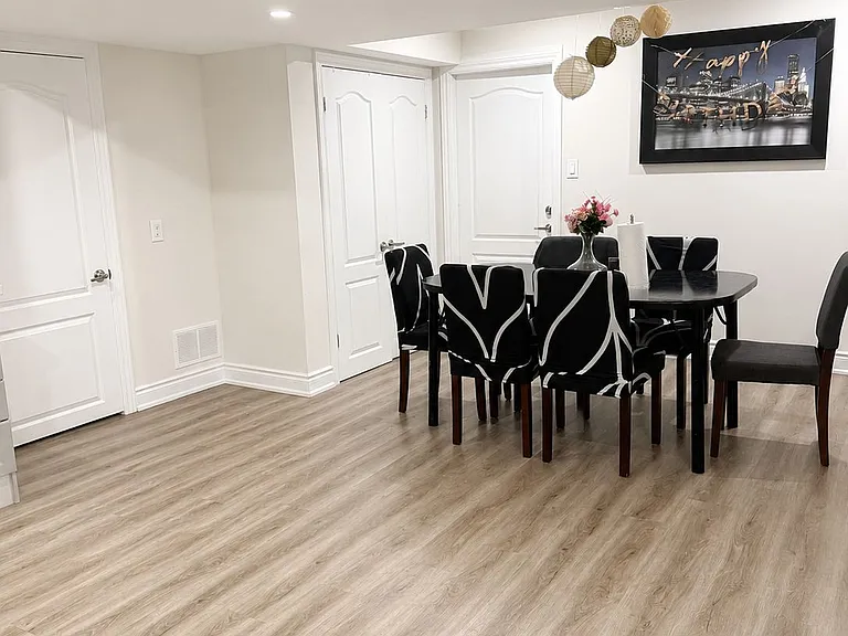 61 Lyndbrook Cres #LOWER — Photo 4