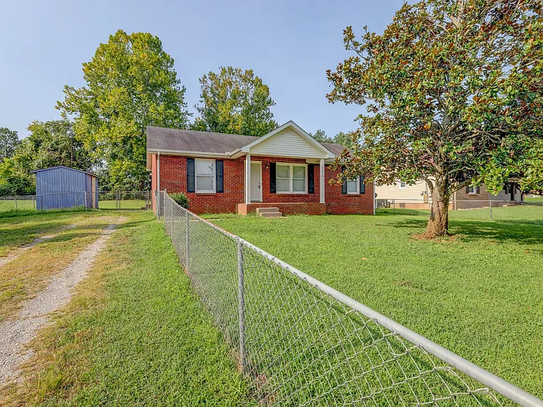 204 Bob White Dr — Photo 4