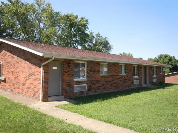 309 Anthony Dr, Maryville, IL 62062