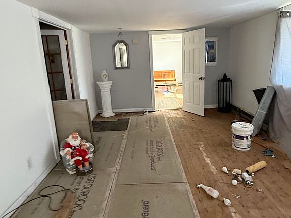 2nd image of 1140 Hampton St