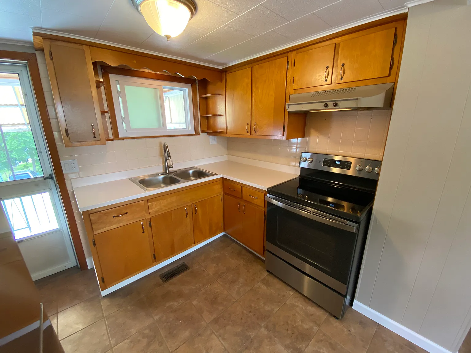 2 bed, $1,095 — Photo 4