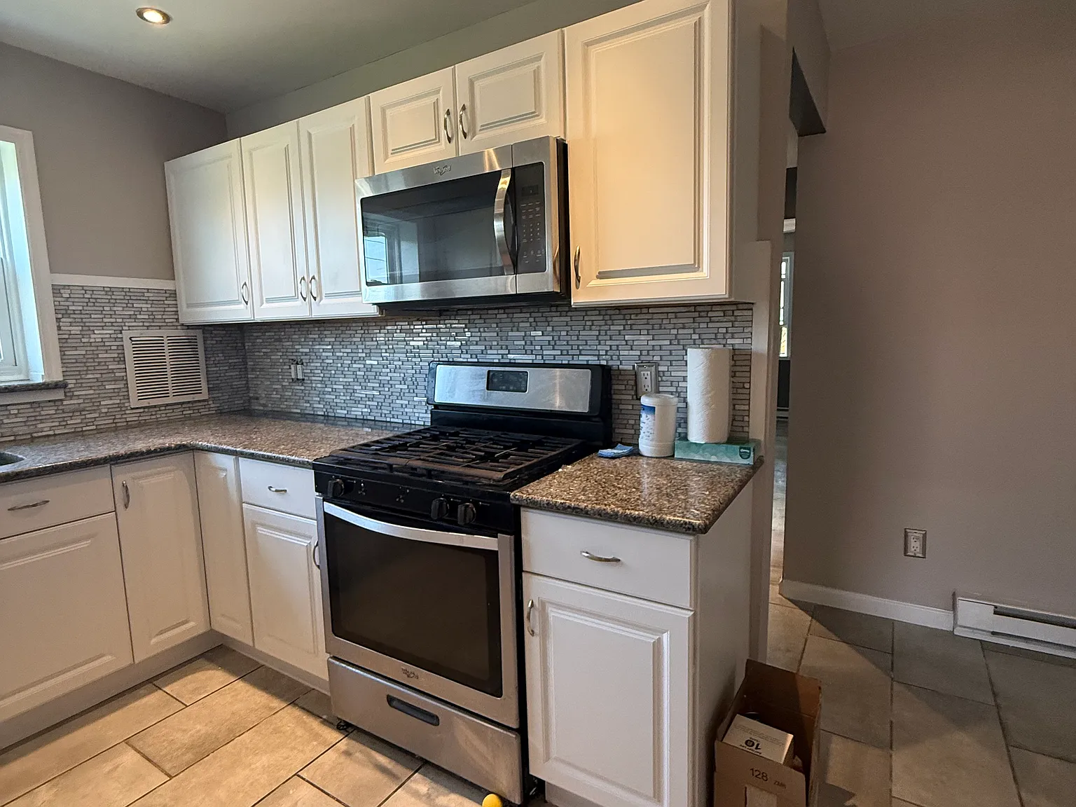 3 bed, 1000 sqft, $3,500 — Photo 4