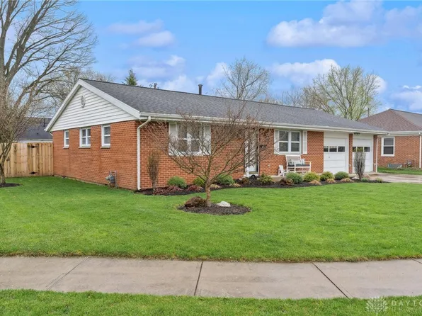 79 Roselawn Dr, Xenia, OH 45385