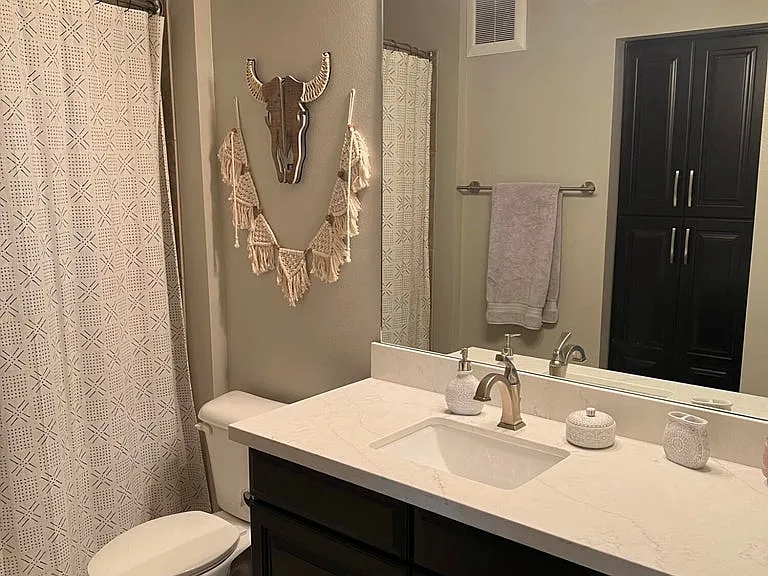 2nd bathroom