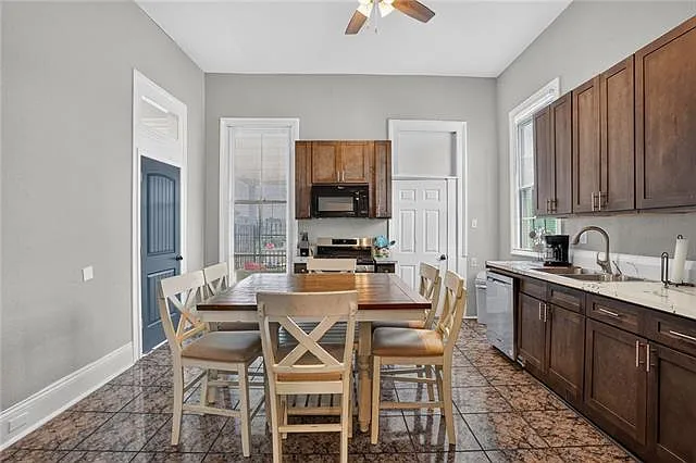 3 bed, 1.0 bath, 1265 sqft, $1,800 — Photo 4