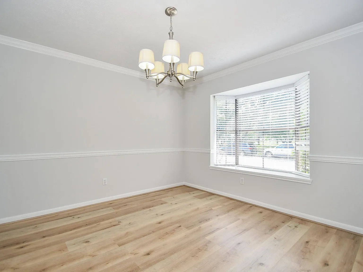 4 bed, 2.5 bath, 2406 sqft, $2,750 — Photo 4
