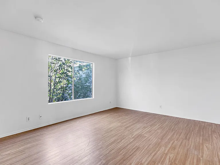 14455 Dickens St — Photo 19
