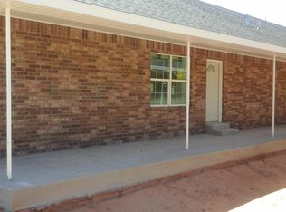 1618 S Avenue G, Portales, NM 88130
