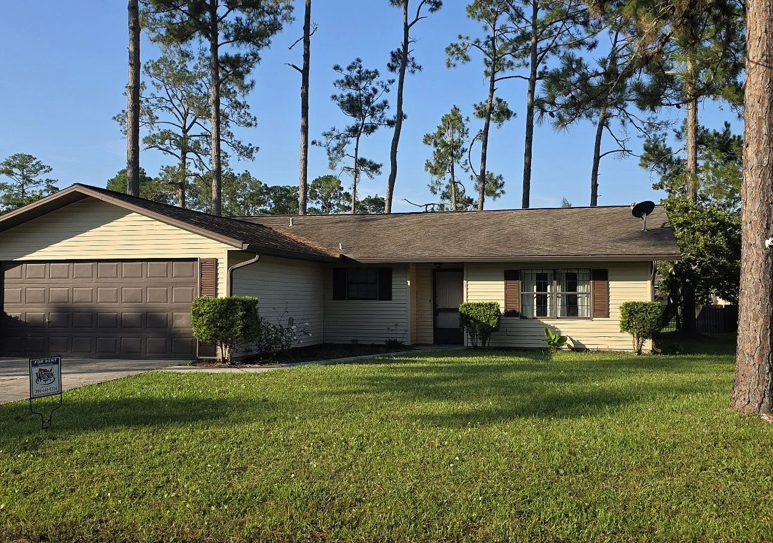 Palm Coast 4 Bedroom 2 Bath in the W Section — Photo 1