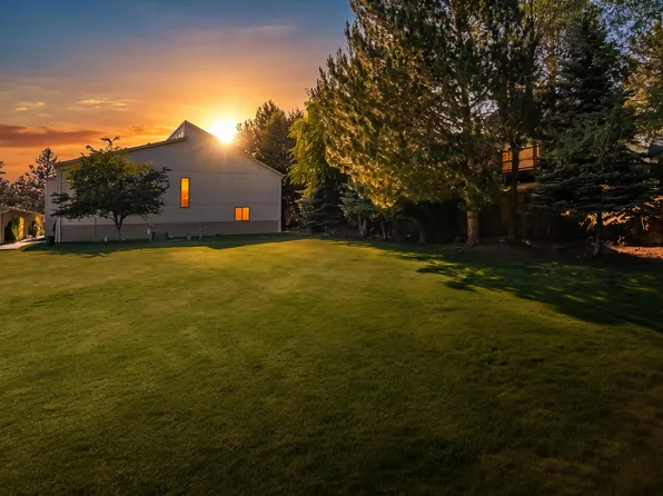 1050 NE Butler Market Rd APT 47, Bend, OR 97701