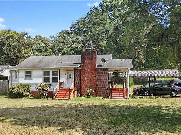 3rd image of 2523 Maple Rd SE