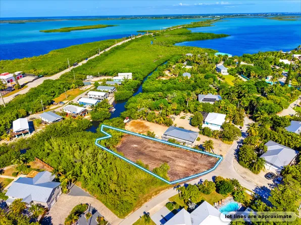 63 Sugarloaf Dr, Sugarloaf Key, FL 33042