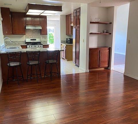 3rd image of 7810 Hemphill Dr