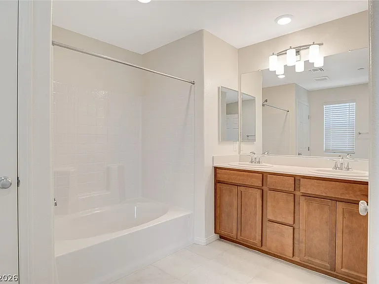 2615 Esposende St — Photo 29