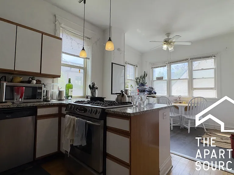 1315 W Melrose St #2 — Photo 15