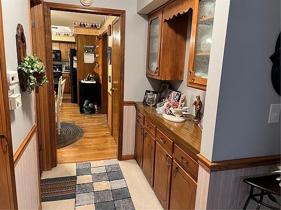 4th image of 1510 Safari Dr