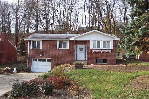 652 Carnival Dr photo 1