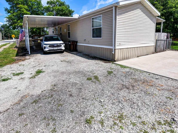 225 Parker St, Bulpitt, IL 62517