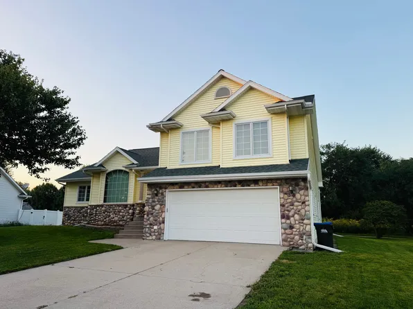 1907 Sherman Dr, Iowa City, IA 52240